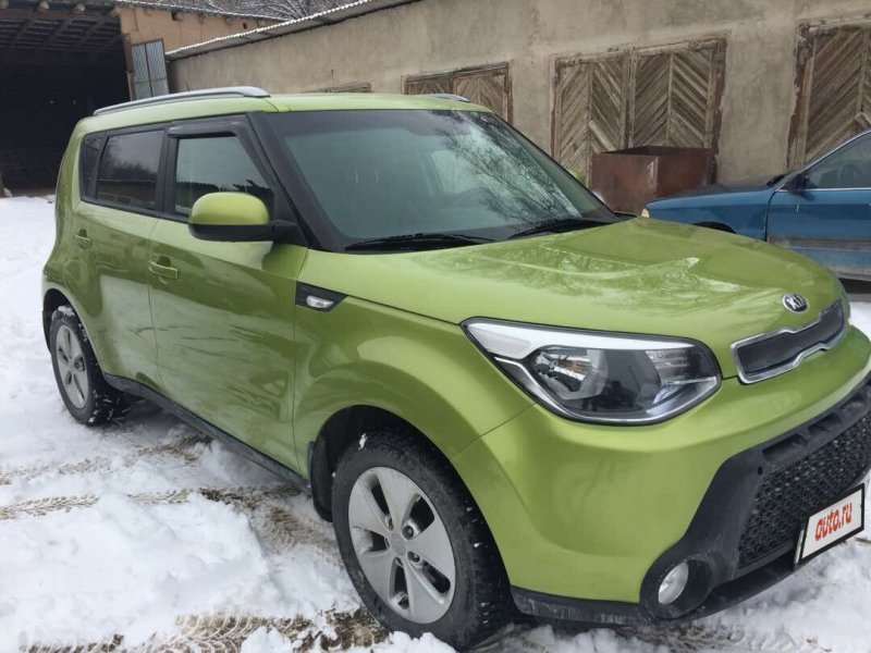 Kia Ceed салатовый