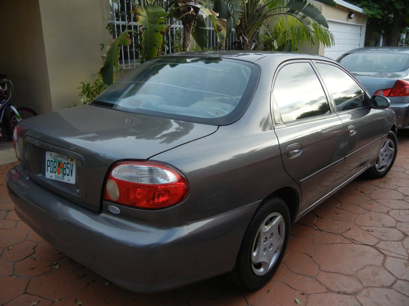 Kia Sephia 2000