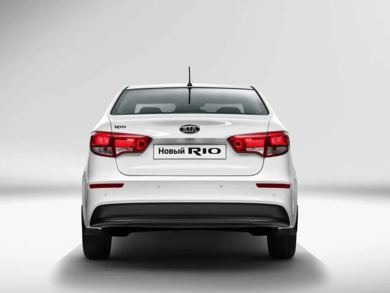 Kia Rio 2015 седан сзади