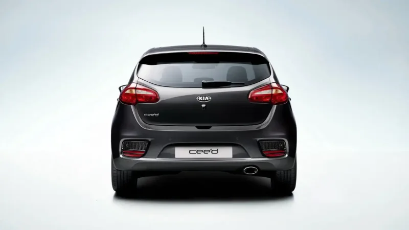 Kia Ceed 2 сзади