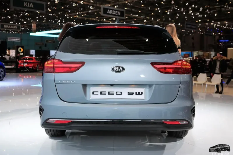 Kia Ceed 2019 сзади