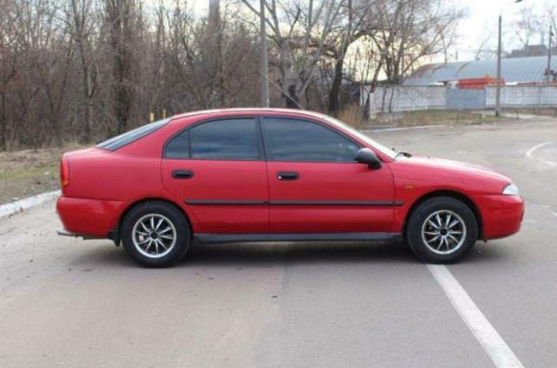 Мицубиси Carisma 1999