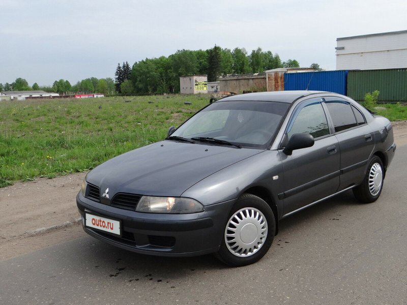 Мицубиси Каризма 2001