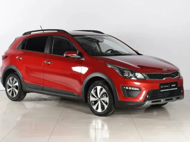 Красный Kia Rio x-line 2021
