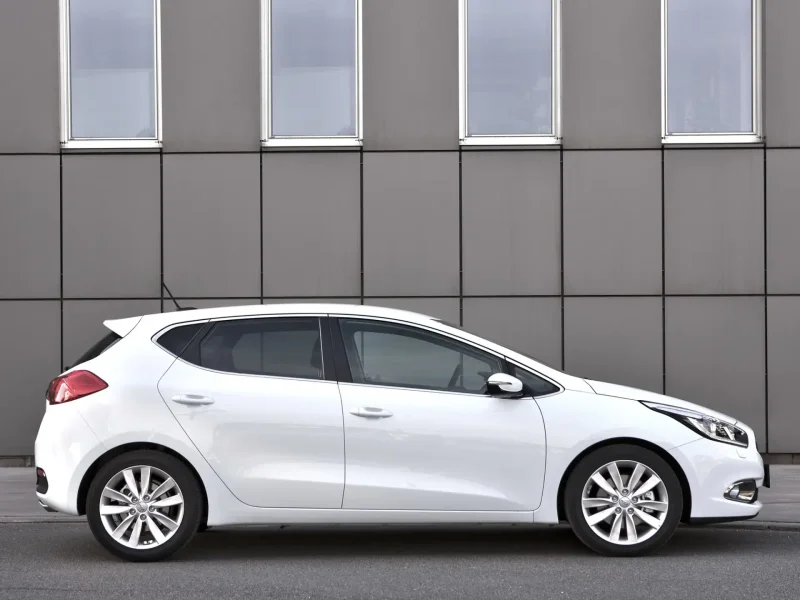 Kia Ceed 2013 седан