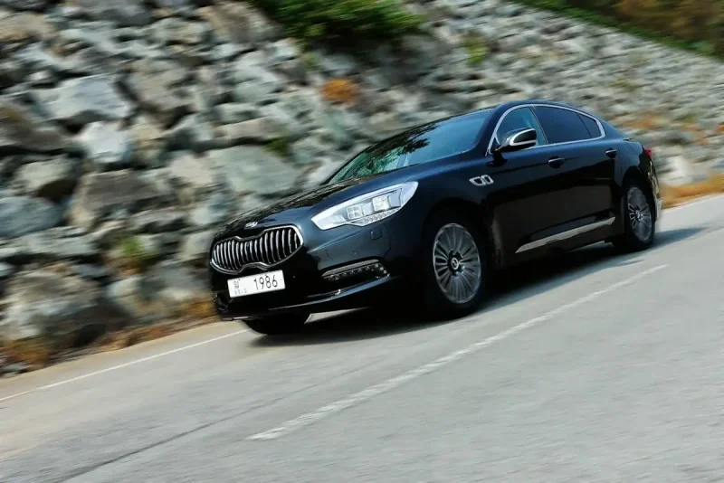 Kia Кворис 2012