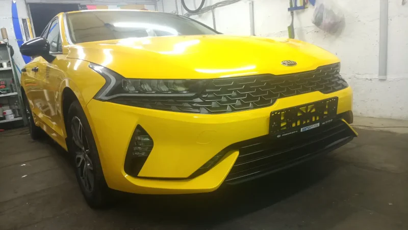 Kia k5 желтая