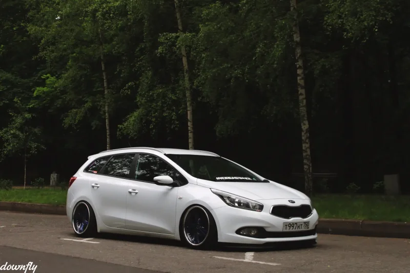 Kia Ceed универсал stance