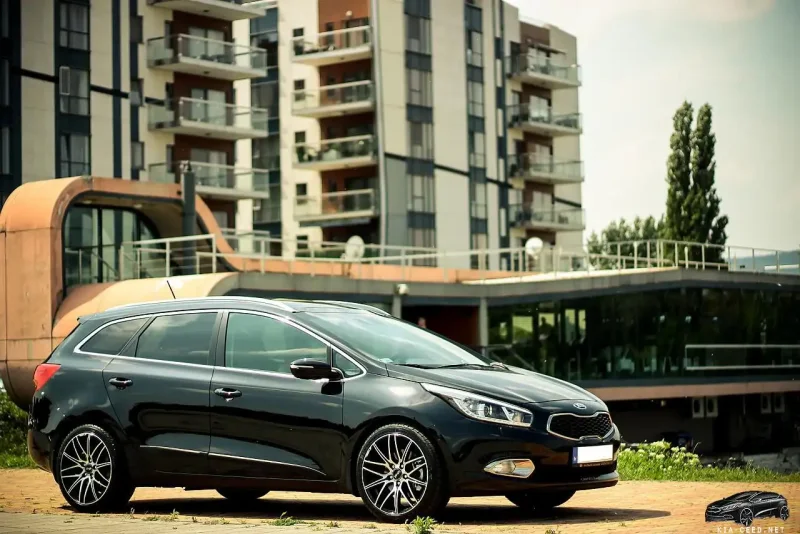 Kia Ceed SW 2014 черный