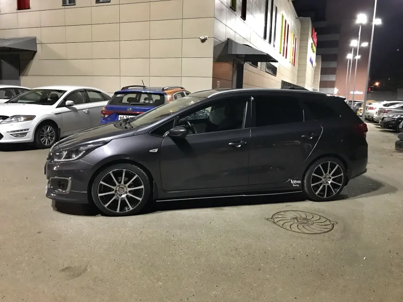 Kia Ceed SW 2008 R 17
