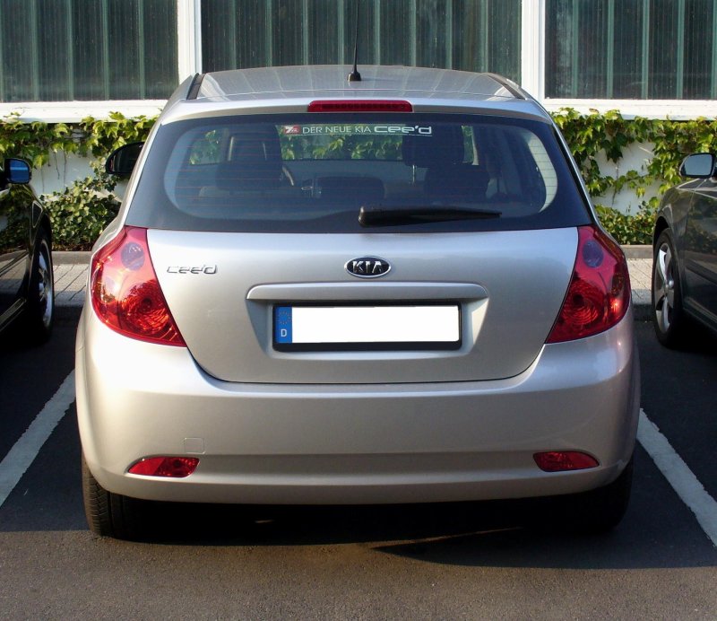 Kia Ceed ed сзади