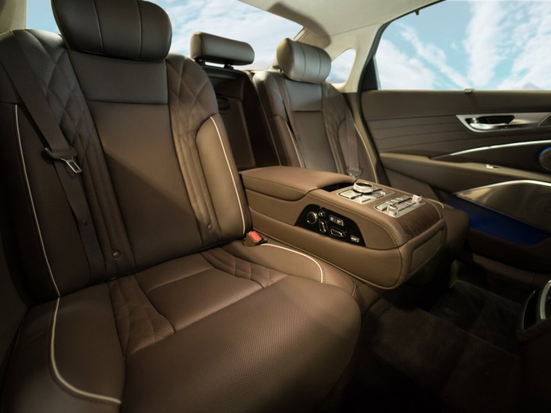 Kia k900 Interior