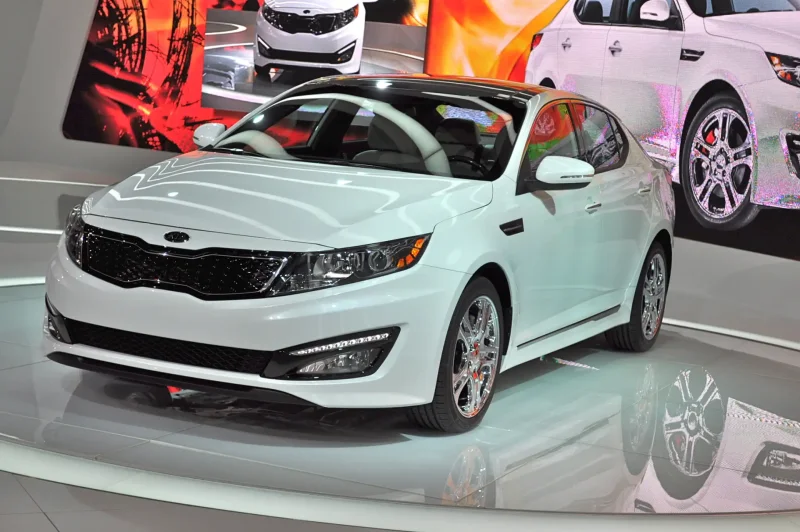 Kia Rio 3 красная