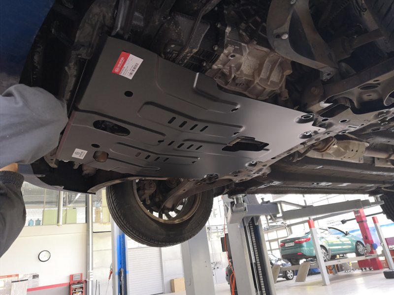 Kia Ceed 2008 вид снизу