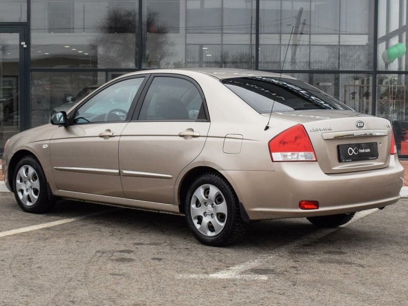 Kia Cerato 2006 красная