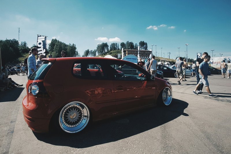 Семейная фотосессия с машиной