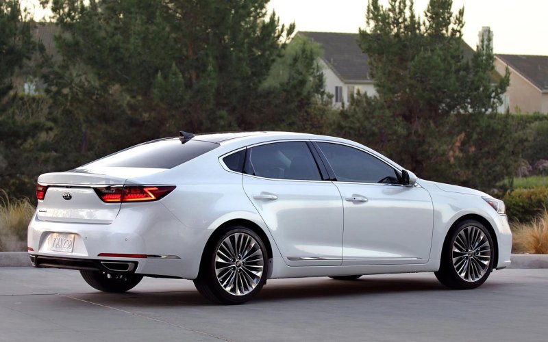 Kia седан 2021