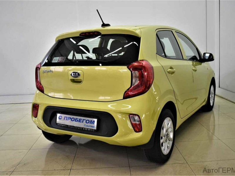 Kia Picanto зеленая