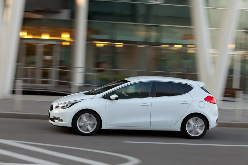 Kia Ceed 2012 хэтчбек