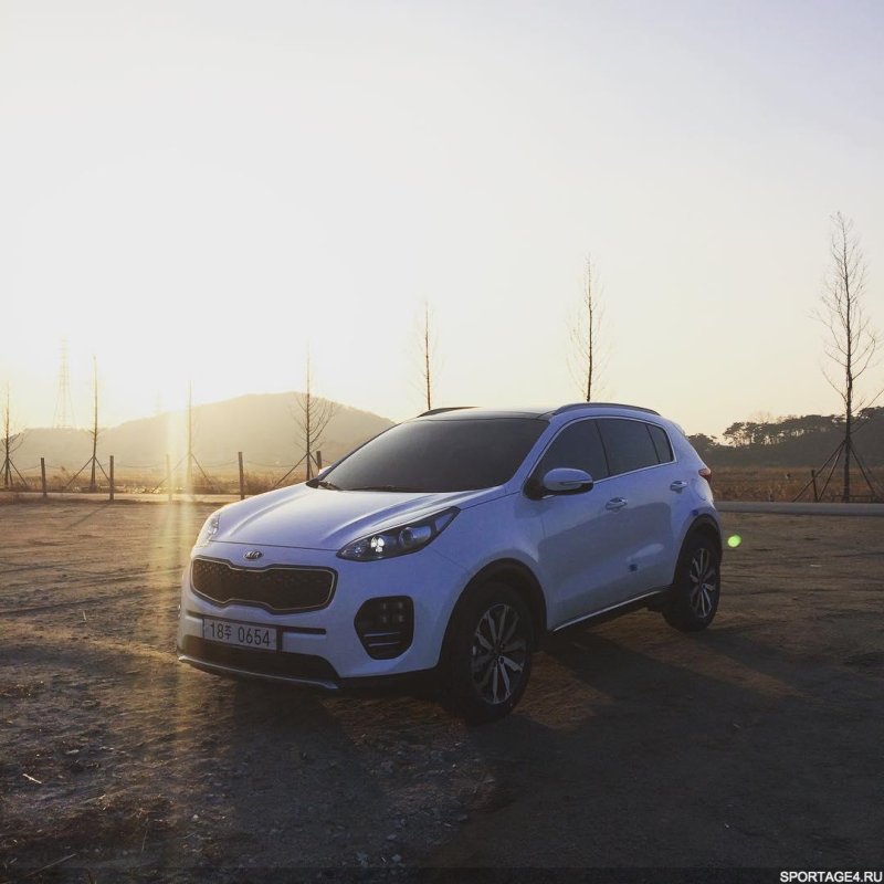 Kia Sportage на закате