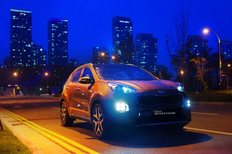 Kia Sportage 4 ночью