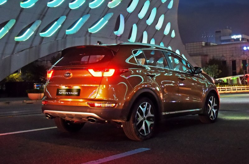 Kia Sportage 2020 ночью