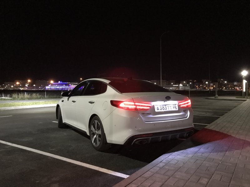 Kia Optima 2017 ночью