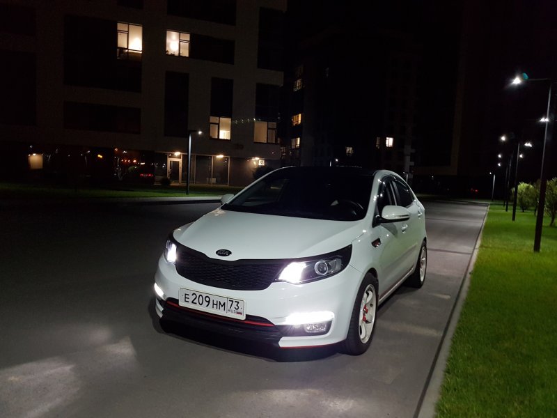 Kia Optima салон ночью