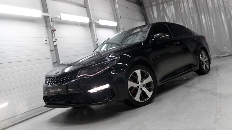 Kia Optima k5 черная