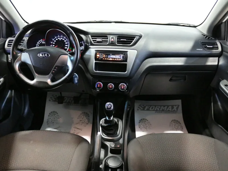 Kia Rio 1,4 МТ 2015 салон