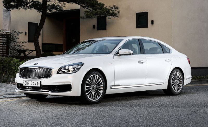 Kia k900 белая