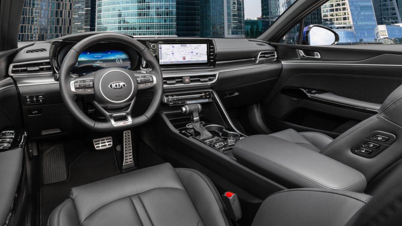 Kia Optima 2021 красная