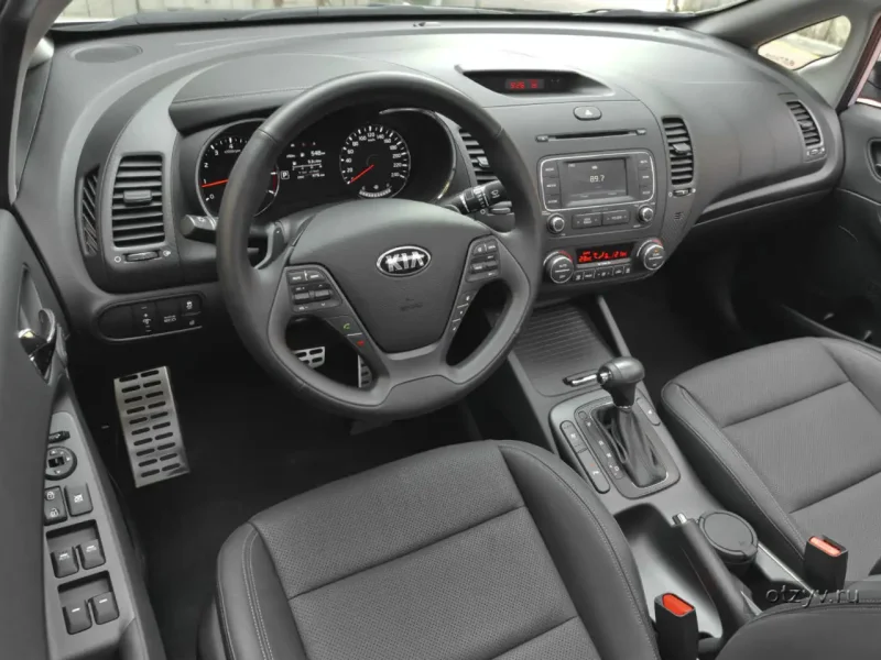 Kia Cerato 2014 салон