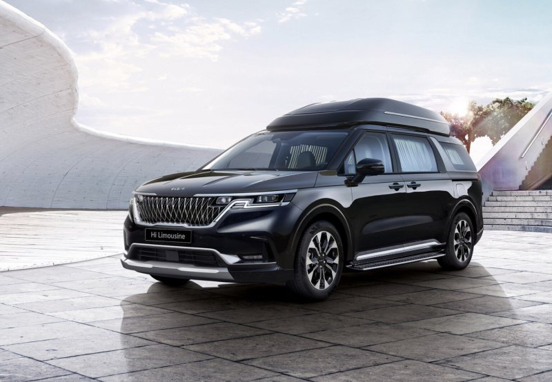Kia минивэн Carnival 2021