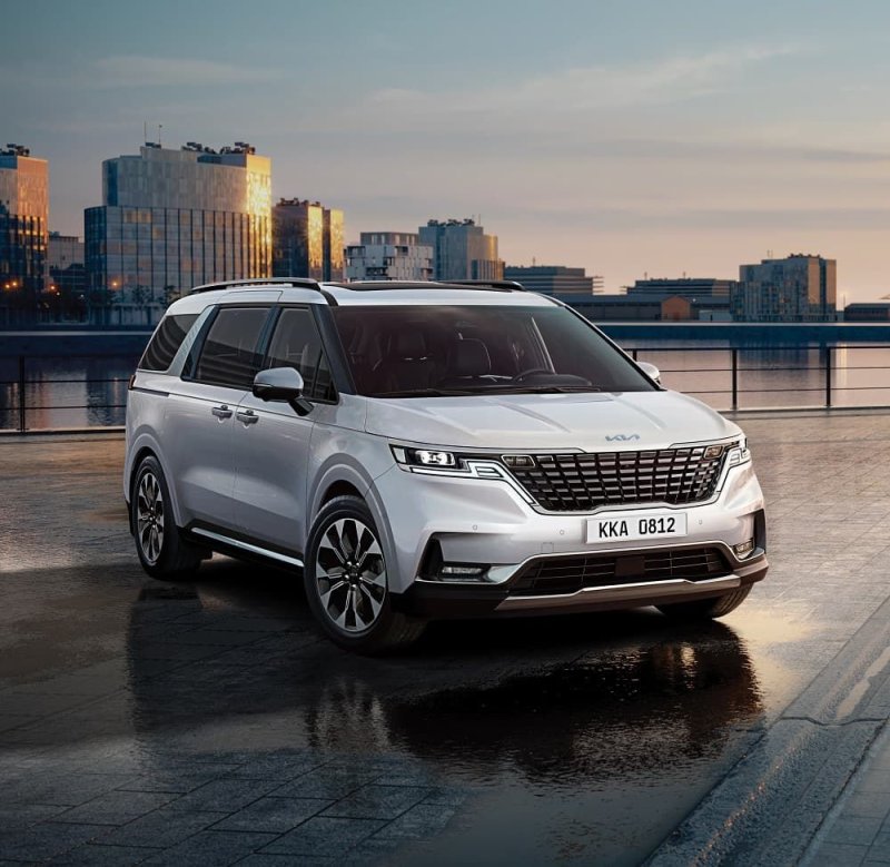 Kia минивэн Carnival 2020