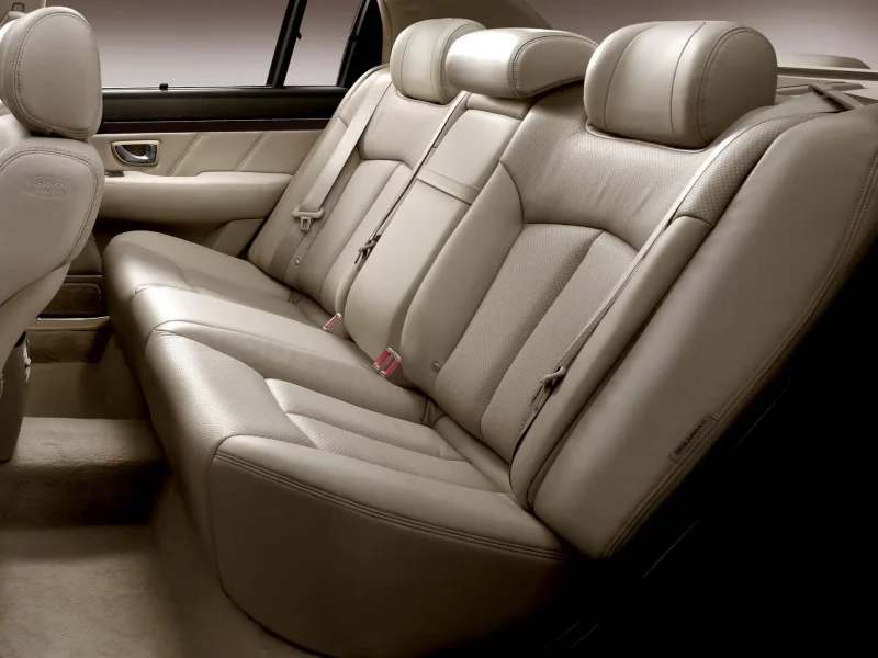 Kia Opirus Interior