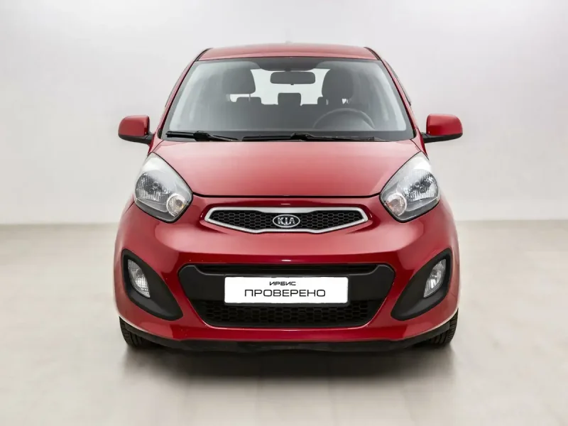 Red Kia Picanto 2012