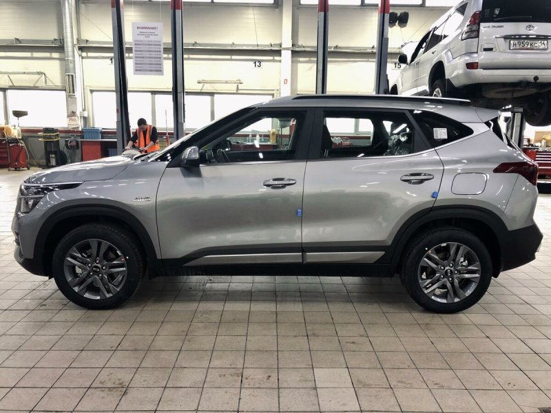 Kia Seltos Steel Gray