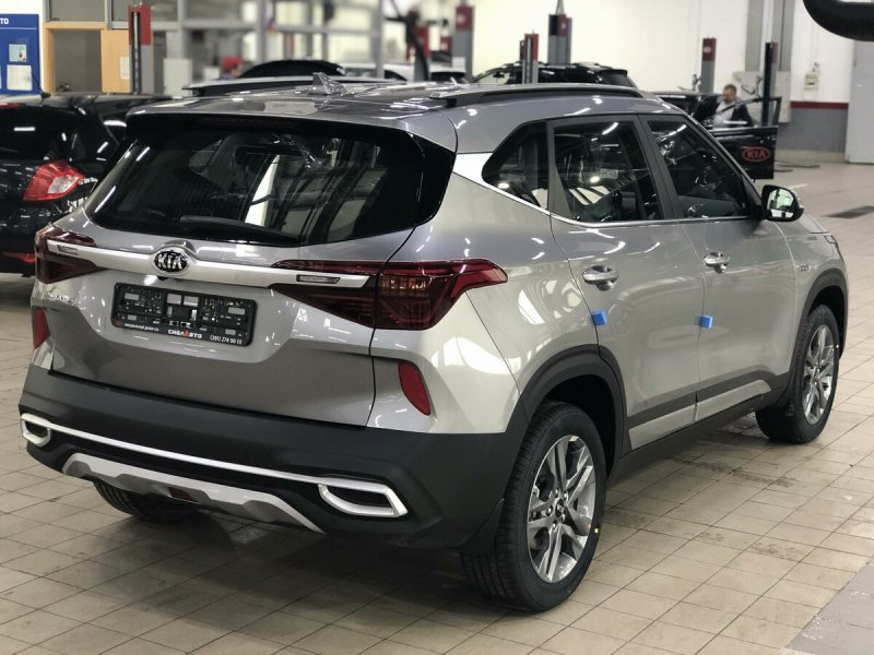 Kia Seltos белый