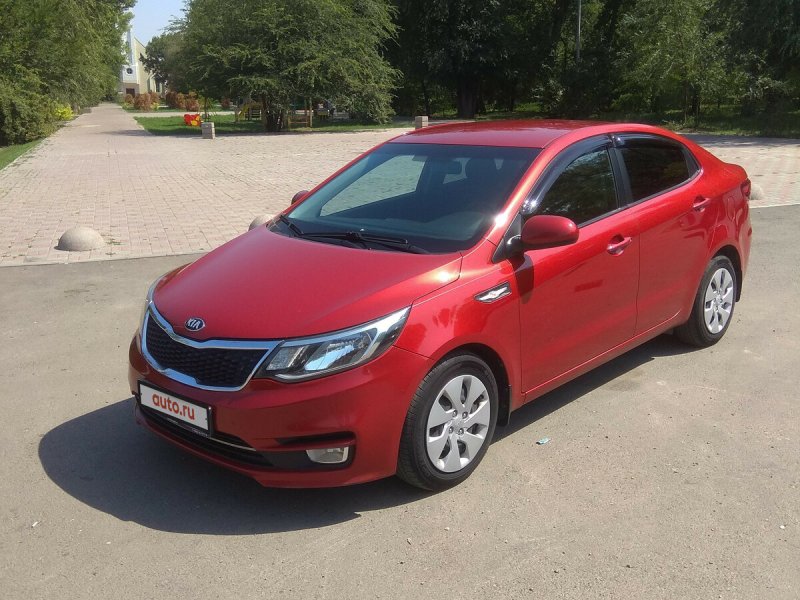 Kia Rio 2016 красная