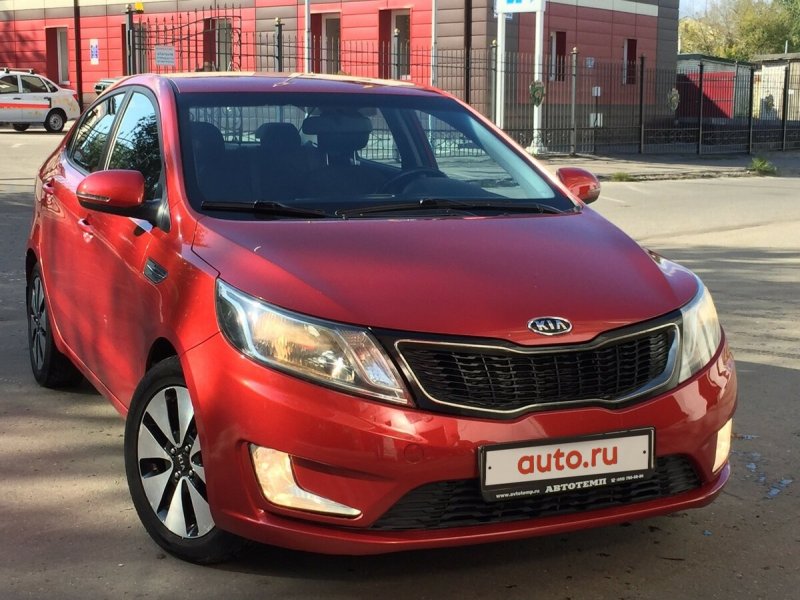 Kia Rio 3 Рестайлинг красная