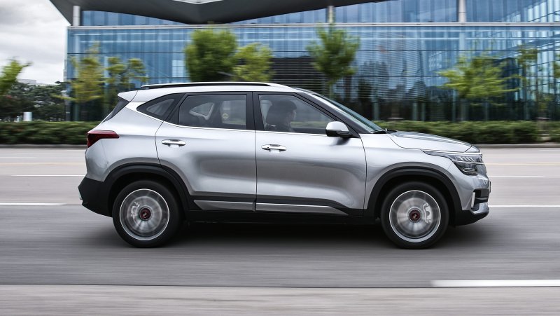 Kia Seltos Silky Silver