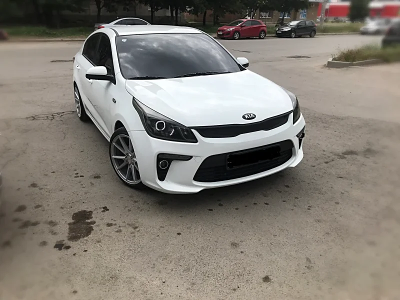Kia Rio 4 Tuning белый