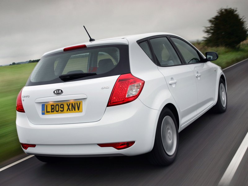 Kia Ceed 2010 хэтчбек