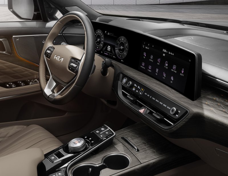 Kia k8 Interior