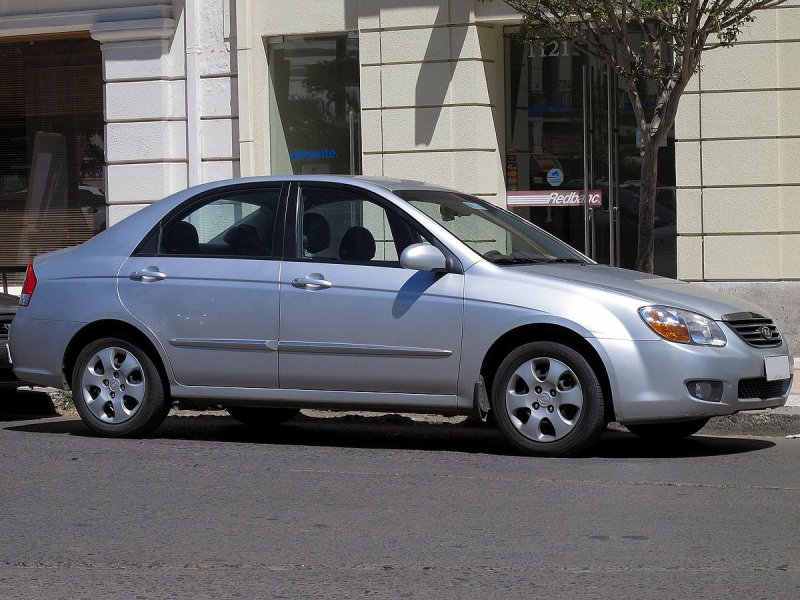 Kia Cerato 1 Рестайлинг салон