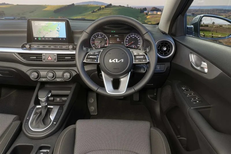 Kia Cerato 2022 салон