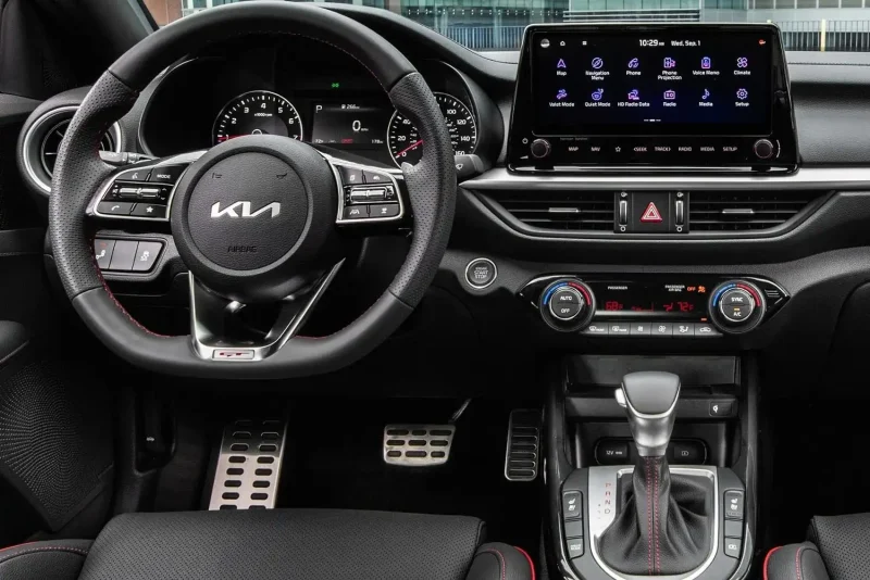 Kia Cerato 2022 салон