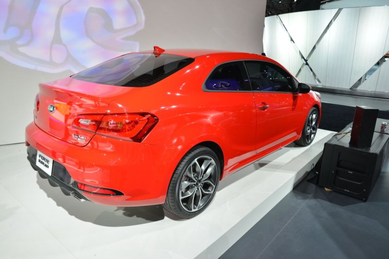 Kia Церато трехдверная
