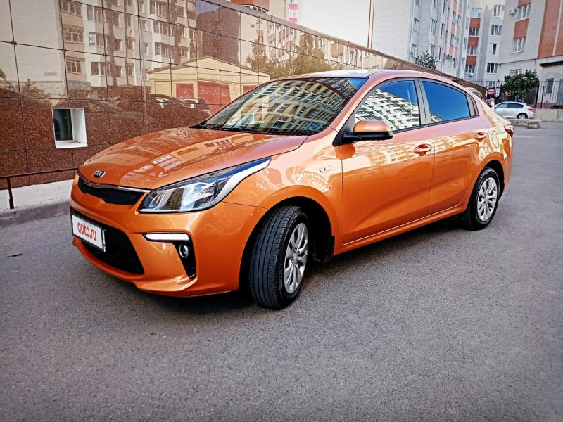 Kia Rio 4 оранжевая